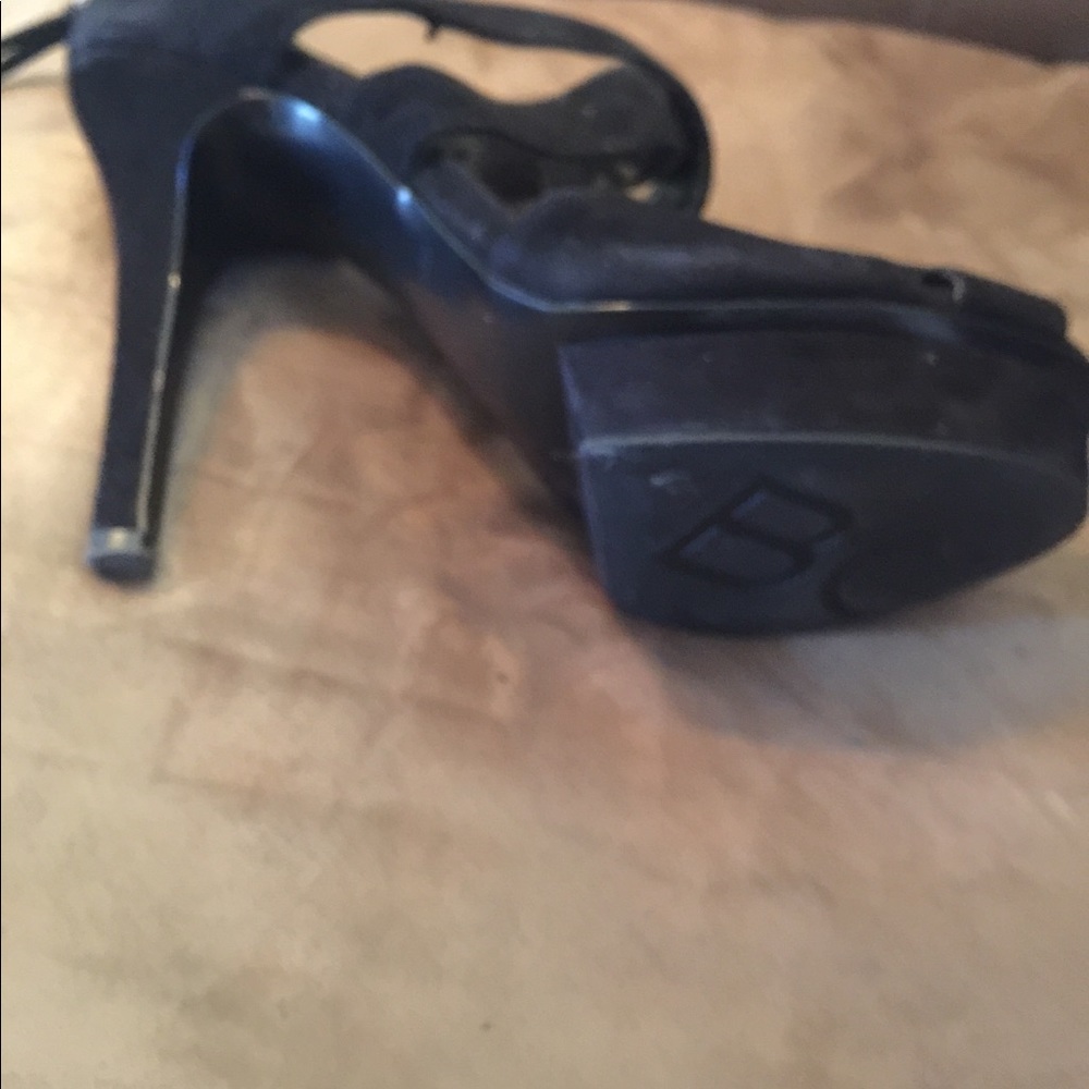 Beautiful Platform Heels - Picture 5 of 6